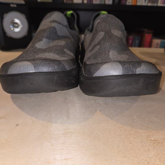 Oofos OOmg camo women 9 slip on - Picture 6 of 7